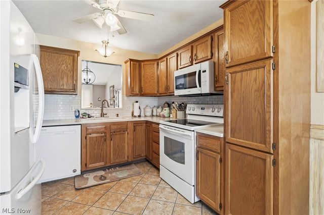 3198 Mariners Island Drive NW, Canton, OH 44708