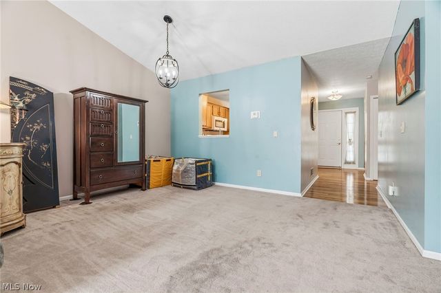 3198 Mariners Island Drive NW, Canton, OH 44708