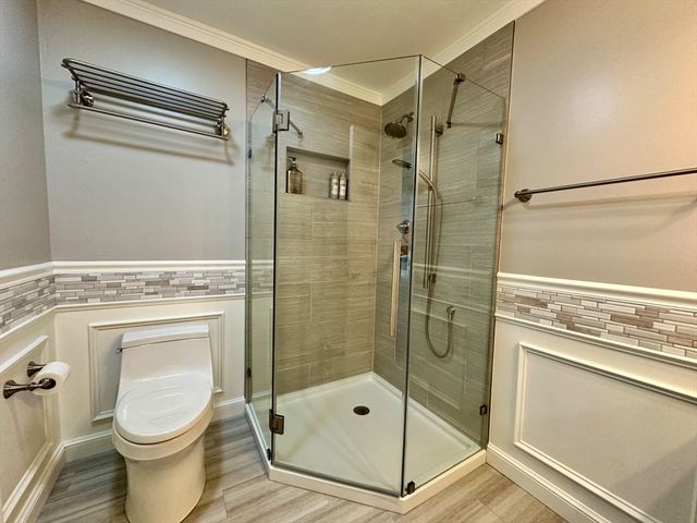 608 Pinewood Dr, Longmeadow, MA 01106