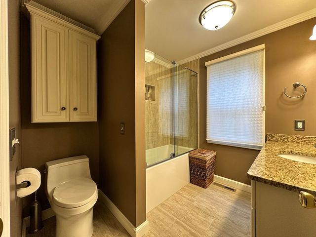608 Pinewood Dr, Longmeadow, MA 01106