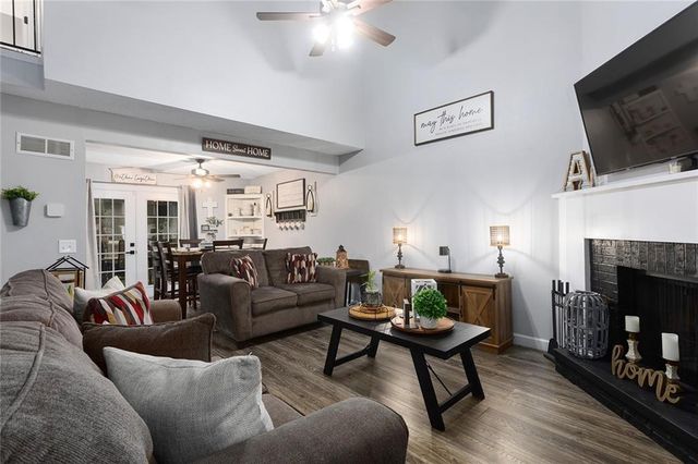 5768 N Anita Avenue, Kansas City, MO 64151