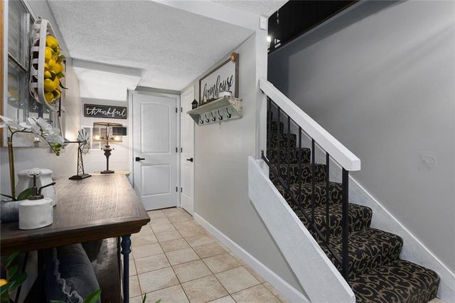 5768 N Anita Avenue, Kansas City, MO 64151