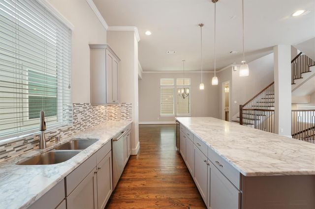5623 Kansas Street B, Houston, TX 77007