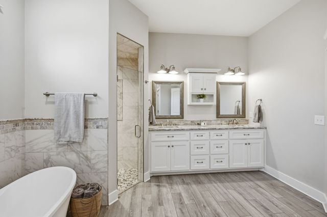 1318 Theta Pike, Columbia, TN 38401