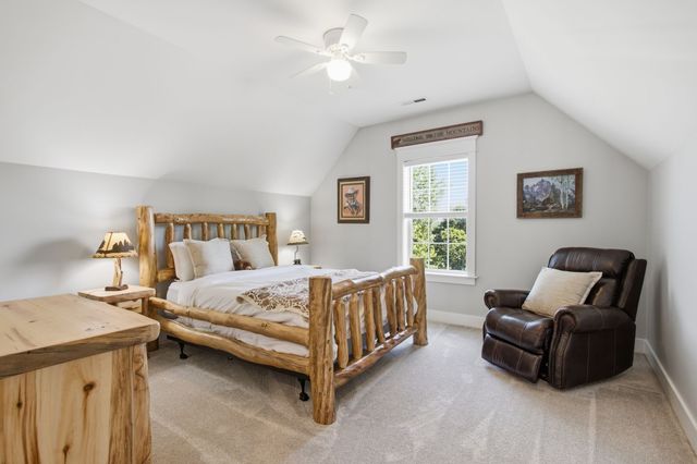 1318 Theta Pike, Columbia, TN 38401