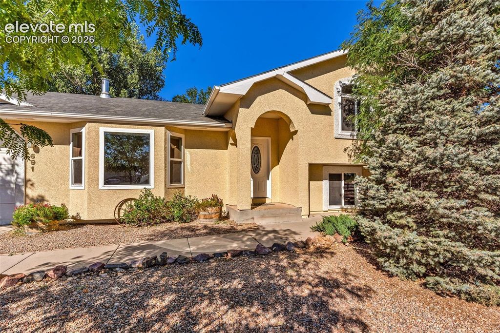 691 N Matt Drive, Pueblo West, CO 81007 — photo 2