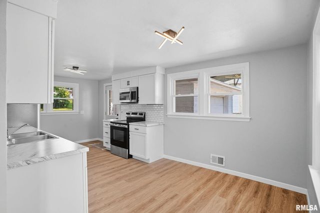 1511 36th Avenue, Moline, IL 61265