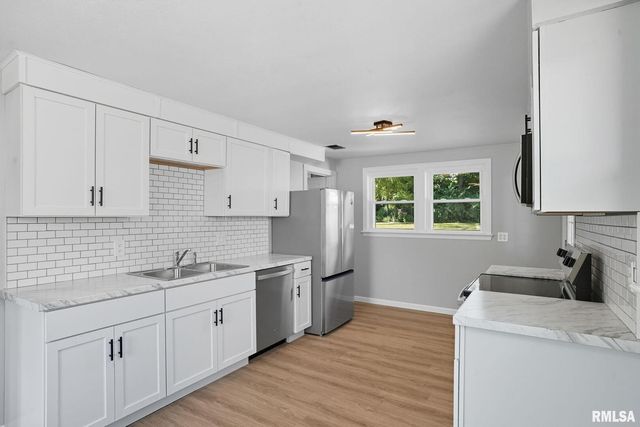 1511 36th Avenue, Moline, IL 61265