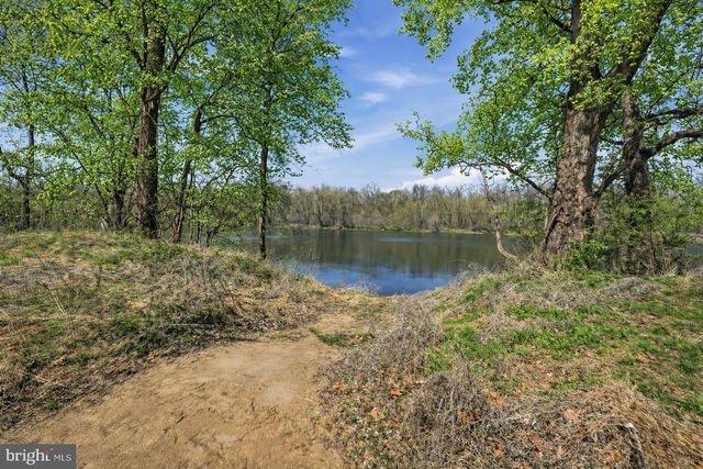20161 ASKEGRENS LN, Sterling, VA 20165