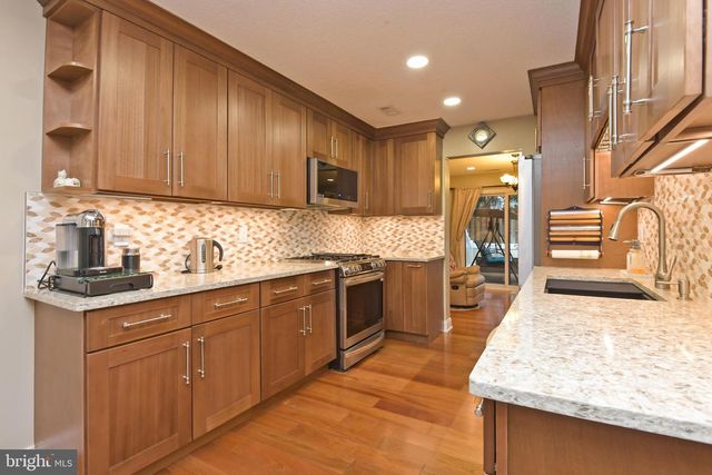 156 HAMPSHIRE DRIVE, Plainsboro, NJ 08536