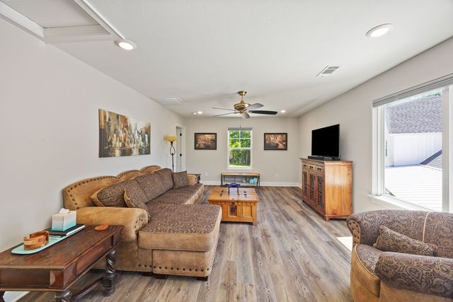 15933 Railroad Cut Road, Rogers, AR 72756
