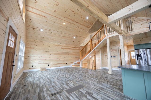 433 Woodlands Way, Russell Springs, KY 42642