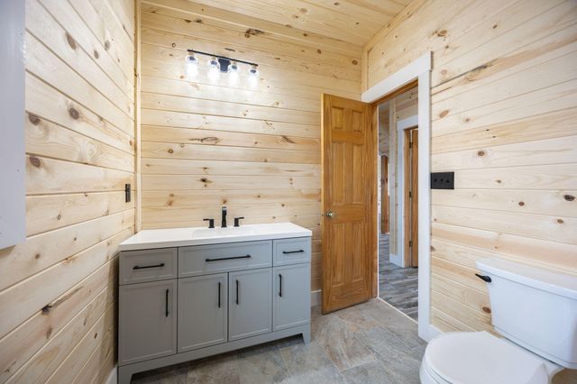 433 Woodlands Way, Russell Springs, KY 42642