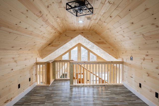 433 Woodlands Way, Russell Springs, KY 42642