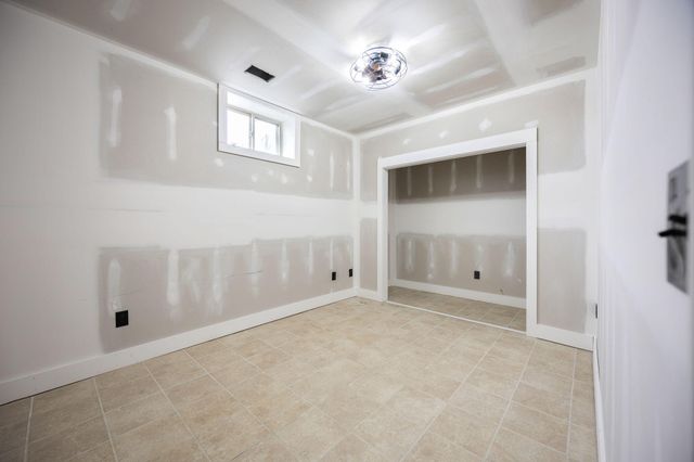 433 Woodlands Way, Russell Springs, KY 42642