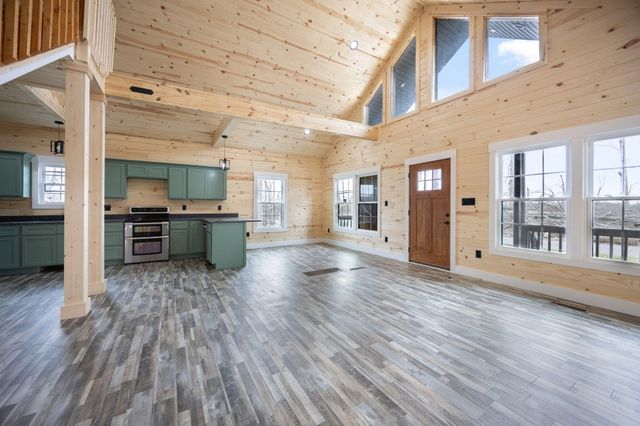 433 Woodlands Way, Russell Springs, KY 42642