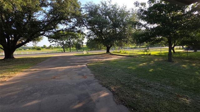 1664 HWY 56 E, Bonham, TX 75418