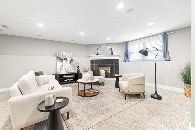 70 Sylvan St 70, Melrose, MA 02176