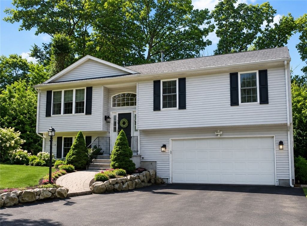 61 Lonsdale Street, West Warwick, RI 02893