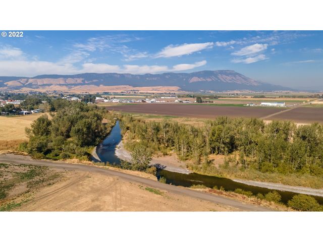 61993 QUAIL Rd, La Grande, OR 97850