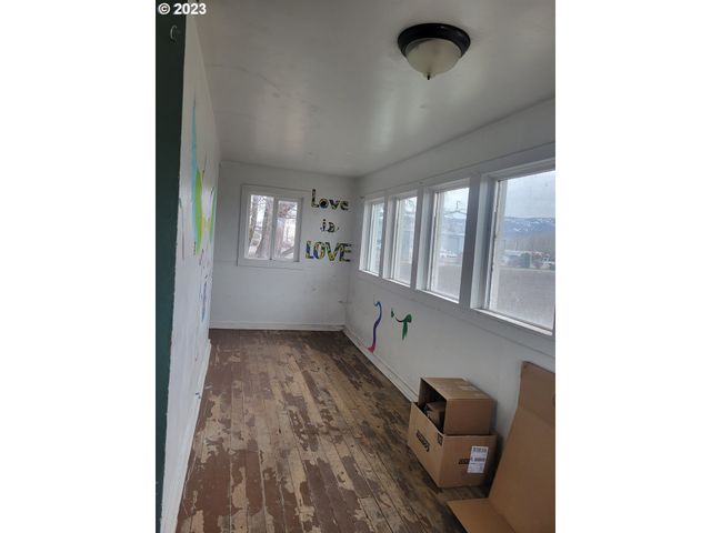 61993 QUAIL Rd, La Grande, OR 97850