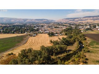 61993 QUAIL Rd, La Grande, OR 97850