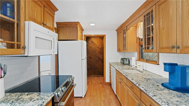 145 Massasoit Drive, Warwick, RI 02888