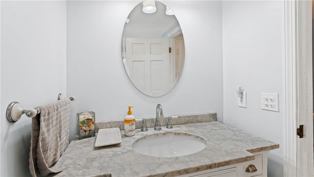 145 Massasoit Drive, Warwick, RI 02888