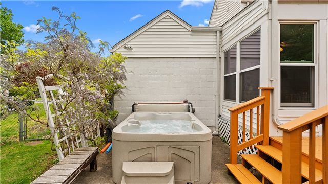 145 Massasoit Drive, Warwick, RI 02888