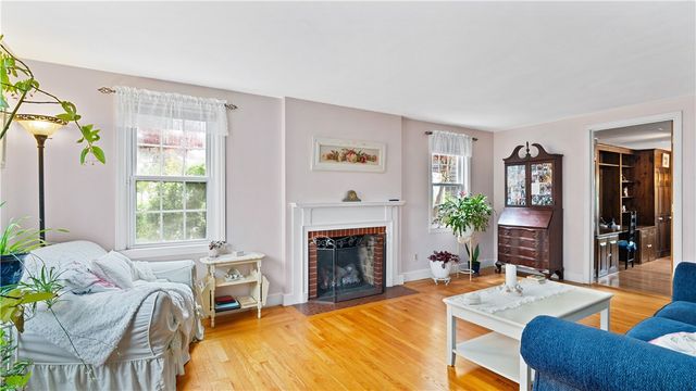 145 Massasoit Drive, Warwick, RI 02888