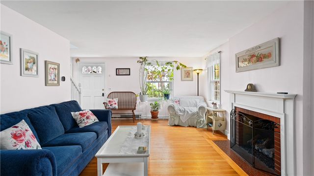 145 Massasoit Drive, Warwick, RI 02888