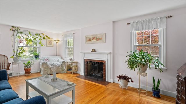 145 Massasoit Drive, Warwick, RI 02888
