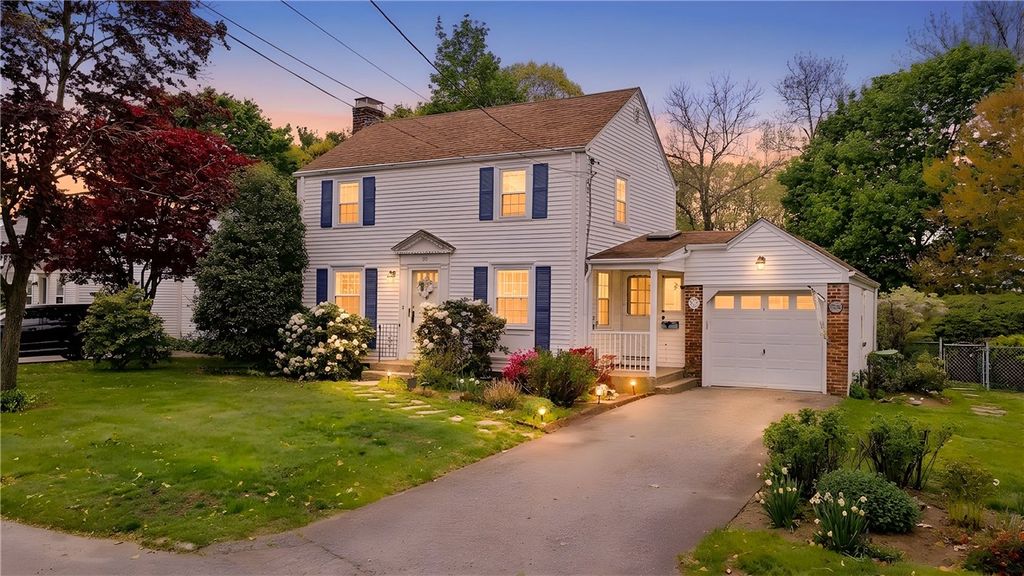 145 Massasoit Drive, Warwick, RI 02888