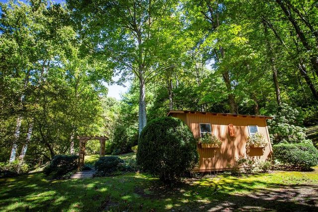 1620 E Buffalo Road, Robbinsville, NC 28771