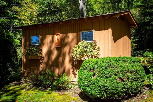 1620 E Buffalo Road, Robbinsville, NC 28771