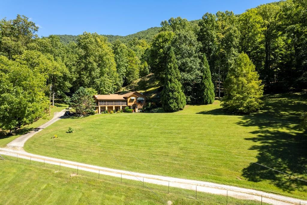 1620 E Buffalo Road, Robbinsville, NC 28771