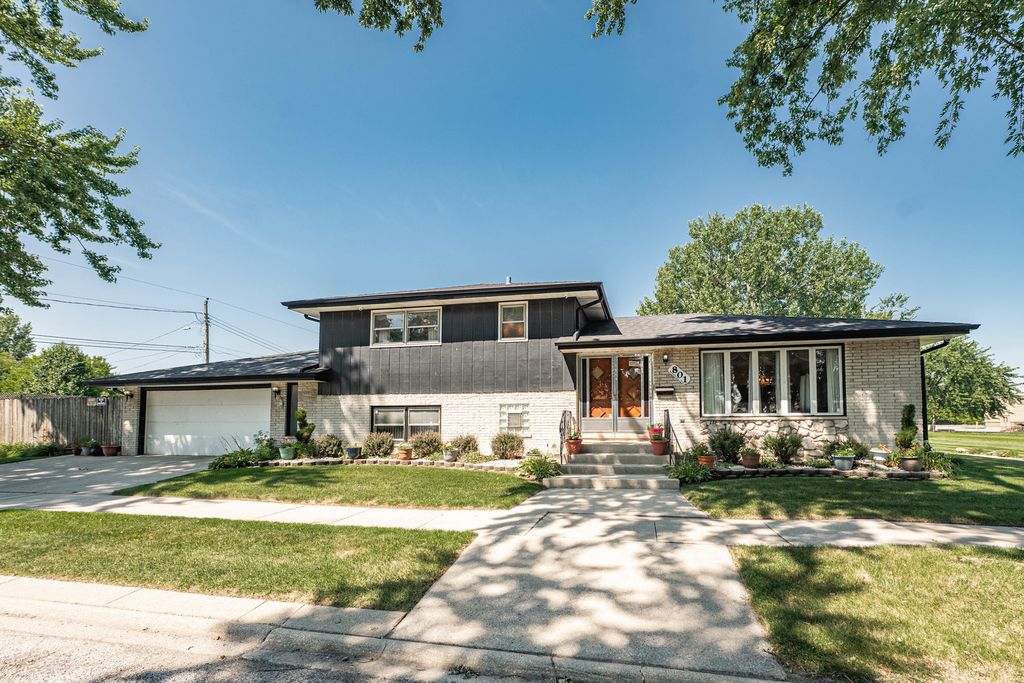 801 Memorial Drive, Calumet City, IL 60409 — exterior