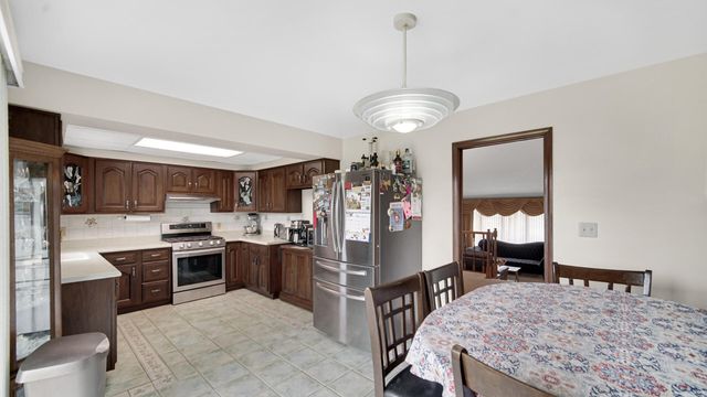 649 W 128th Court, Crown Point, IN 46307