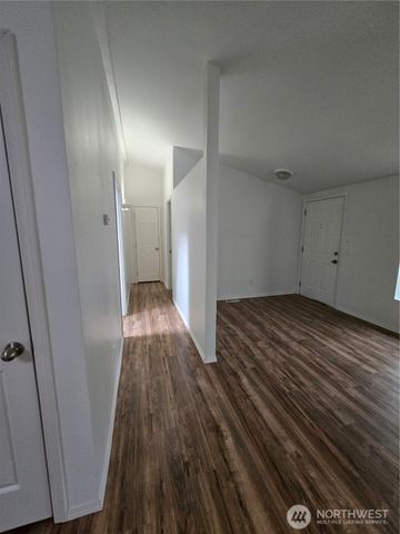 91 N Gadwall Place N, Hoodsport, WA 98548