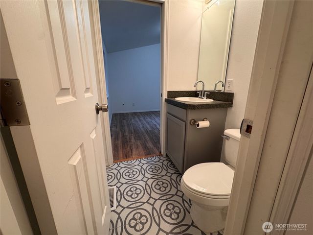 91 N Gadwall Place N, Hoodsport, WA 98548