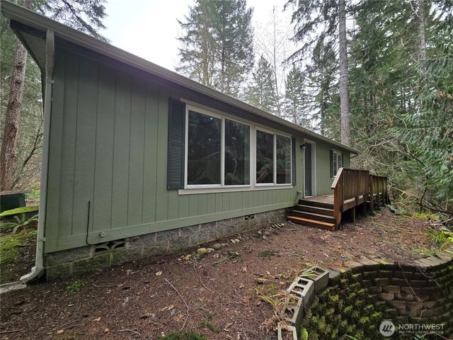 91 N Gadwall Place N, Hoodsport, WA 98548