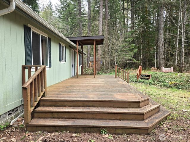 91 N Gadwall Place N, Hoodsport, WA 98548