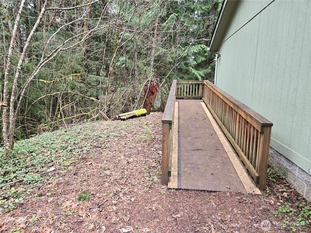 91 N Gadwall Place N, Hoodsport, WA 98548