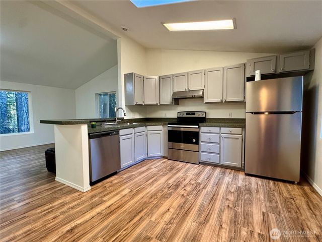 91 N Gadwall Place N, Hoodsport, WA 98548