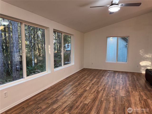 91 N Gadwall Place N, Hoodsport, WA 98548