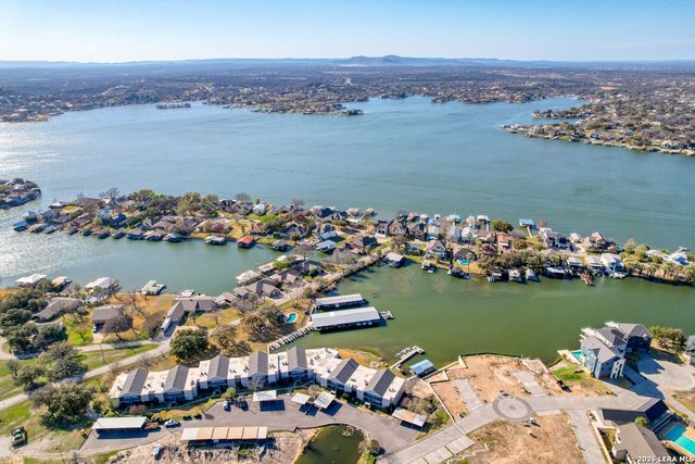 806 Highcrest Dr Apt 13, Granite Shoals, TX 78654