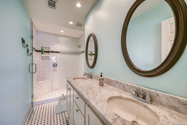 806 Highcrest Dr Apt 13, Granite Shoals, TX 78654