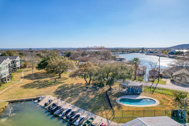 806 Highcrest Dr Apt 13, Granite Shoals, TX 78654