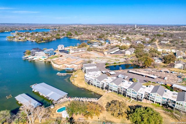 806 Highcrest Dr Apt 13, Granite Shoals, TX 78654