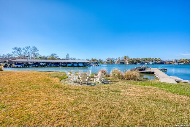 806 Highcrest Dr Apt 13, Granite Shoals, TX 78654